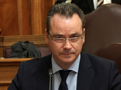 Aλλιώς μας τα ‘λεγες παπά…